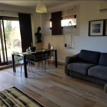A Pellaro La Casa Di Cherie เรจโจ ดี คาลาเบีย ภายนอก รูปภาพ